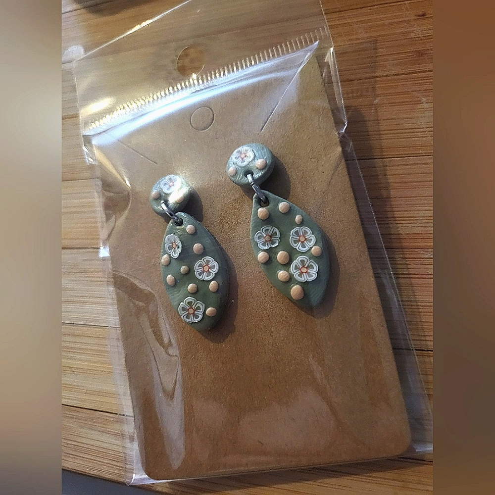 Floral Dangling Earrings